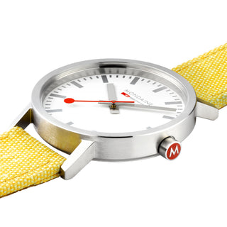Mondaine Classic Giallo 30mm