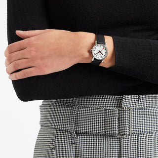 Orologio Mondaine evo2 donna indossato
