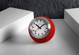 Mondaine Globe Rosso - Orologio da tavolo